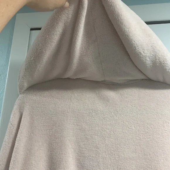 Soft Ulta Robe - Picture 10 of 11